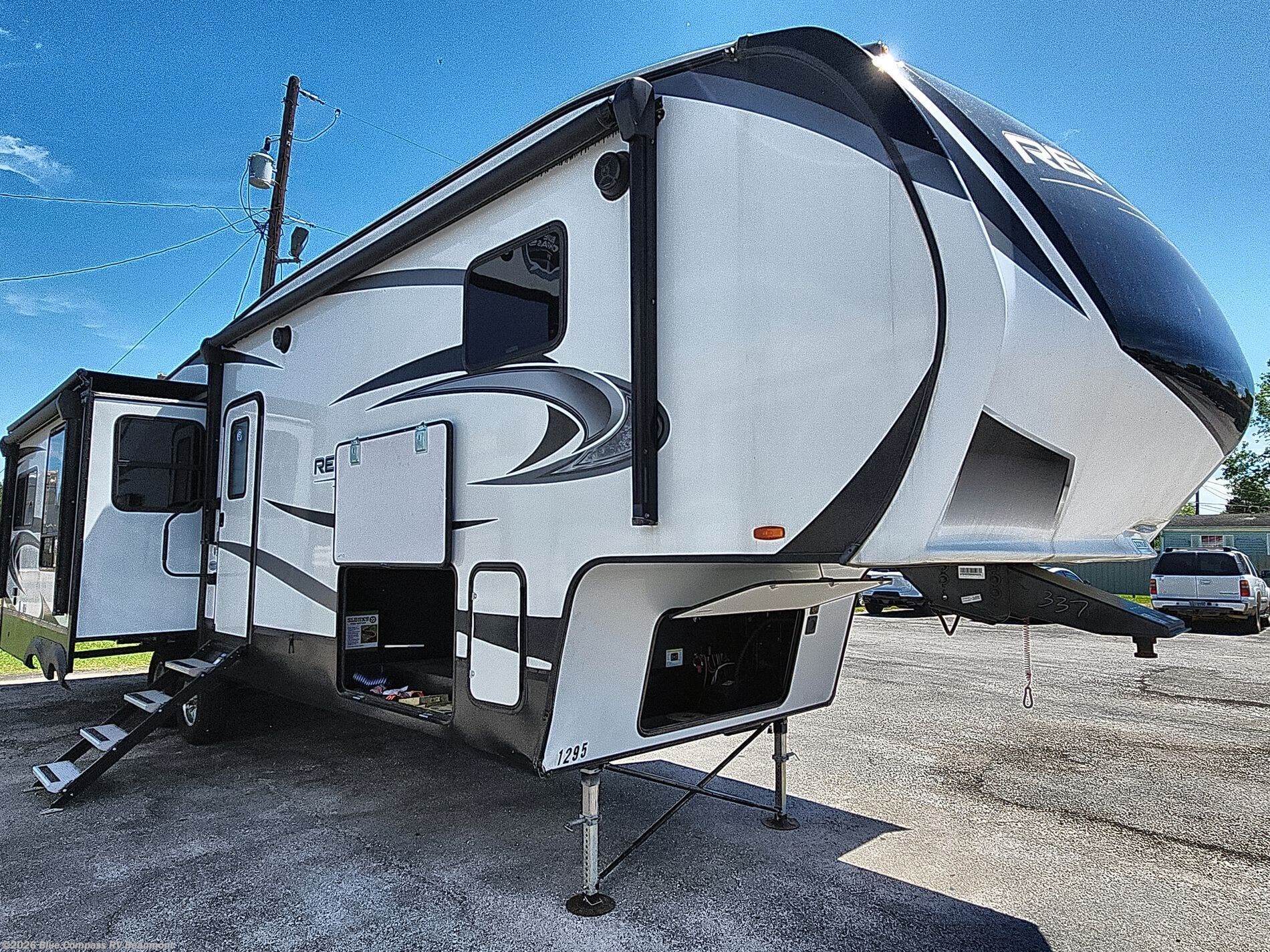 Used 2022 Grand Design Reflection 337RLS available in Vidor, Texas