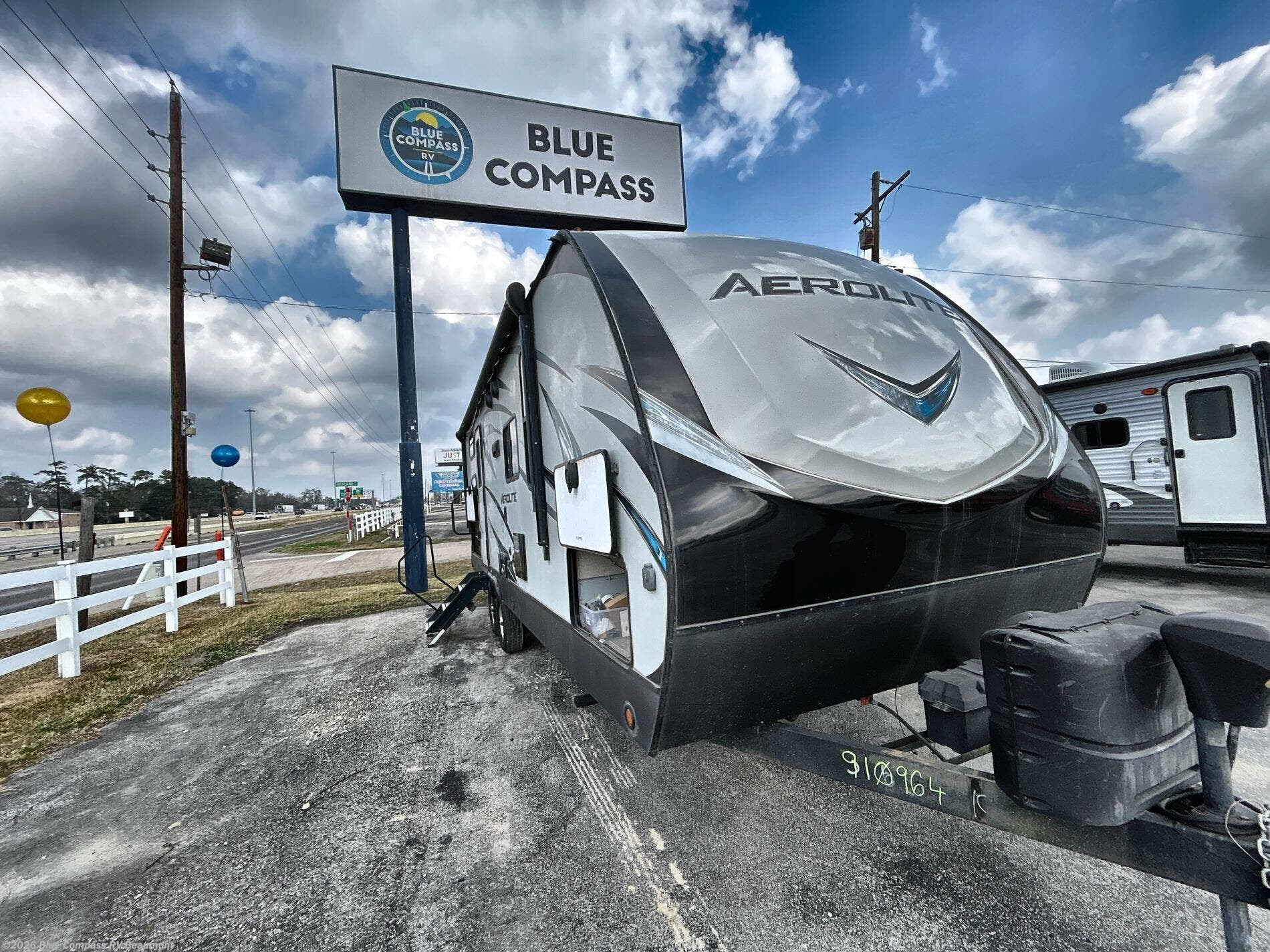 Used 2018 Keystone  Aerolite 2573BH available in Vidor, Texas