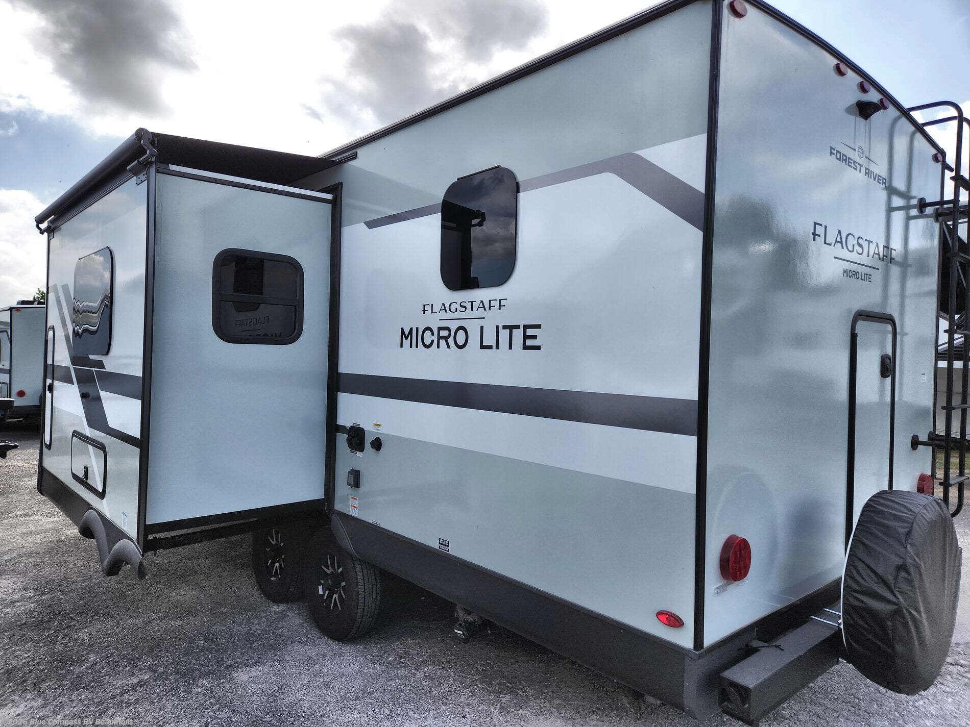 New 2026 Forest River Flagstaff Micro Lite 25BRDS available in Vidor, Texas