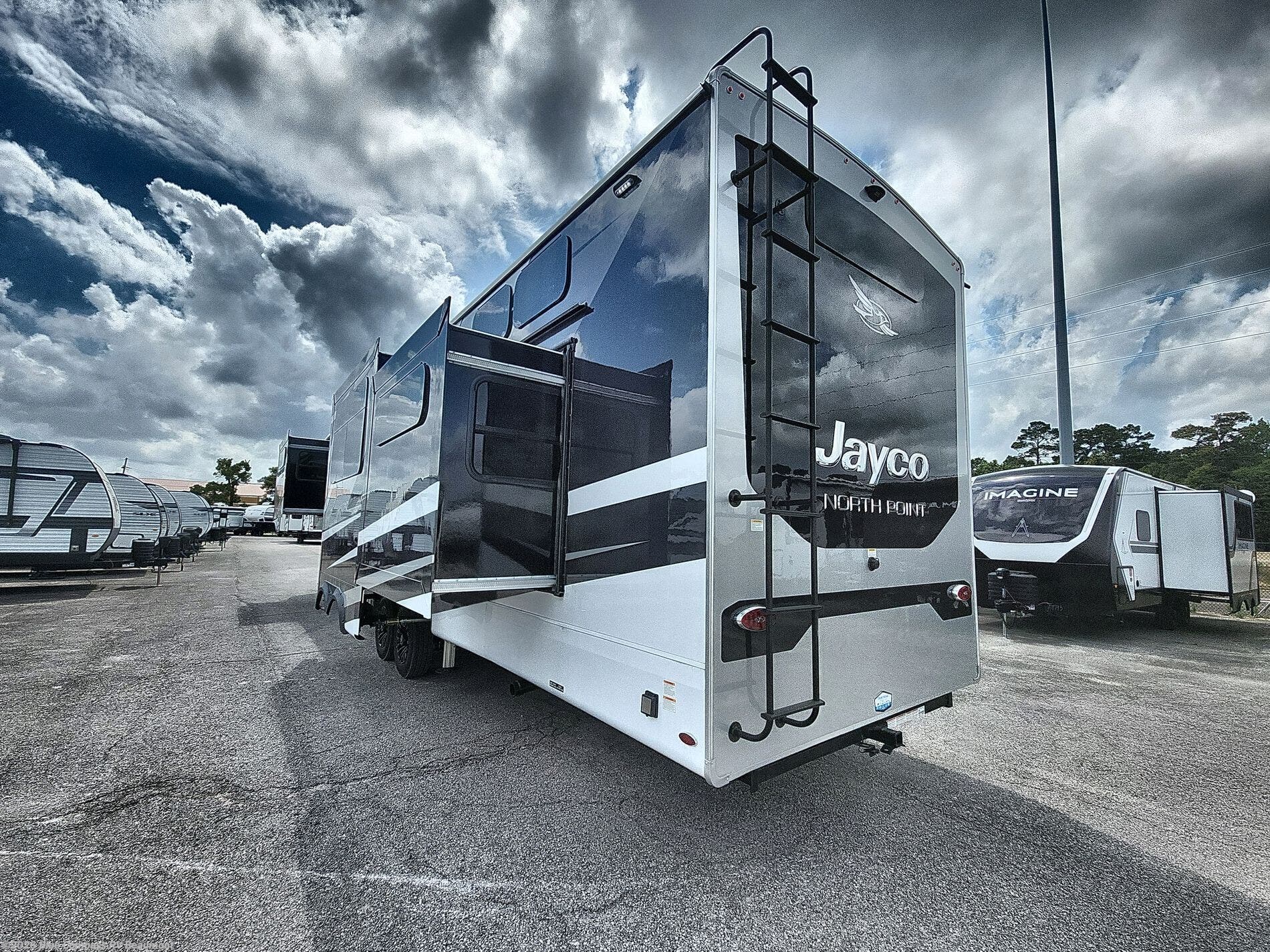 New 2026 Jayco North Point 395DSDB available in Vidor, Texas