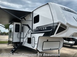 New 2026 Dutchmen Voltage V-Series 3850 available in Vidor, Texas