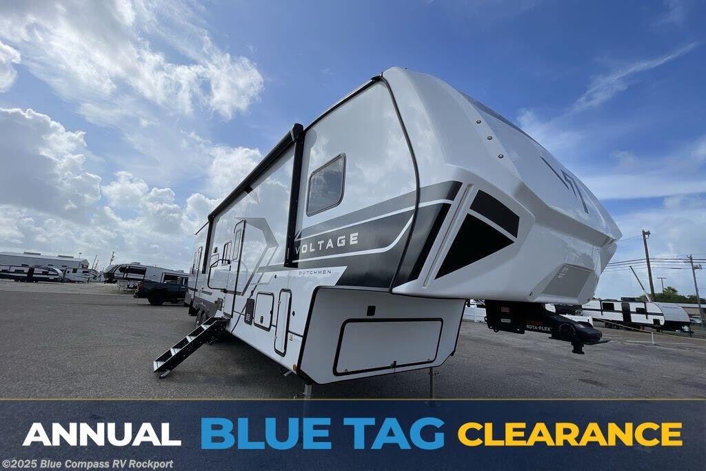 New 2025 Dutchmen Voltage V-SERIERS 3800 available in Rockport, Texas