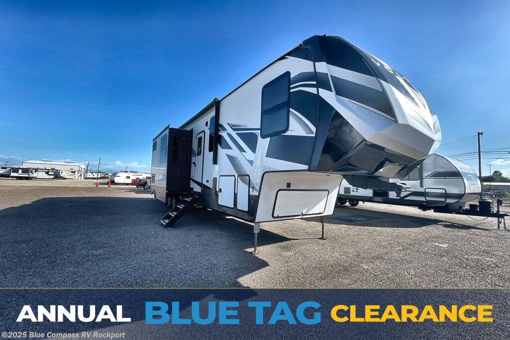 Used 2022 Dutchmen Voltage 4225 available in Rockport, Texas