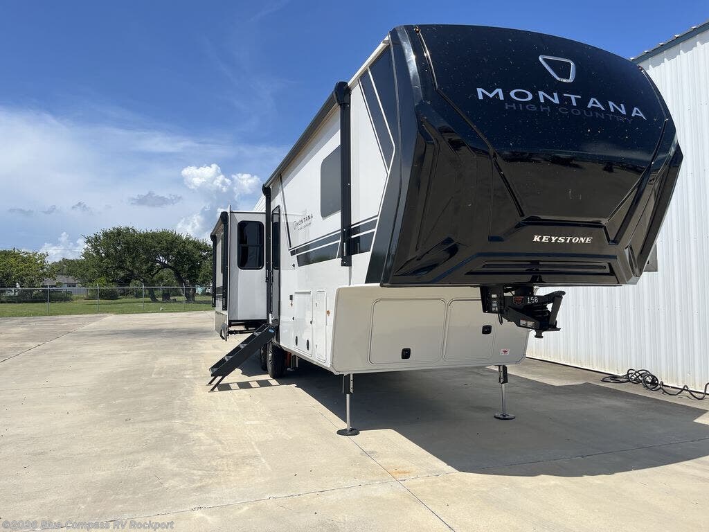 New 2027 Keystone Montana High Country 300RK available in Rockport, Texas