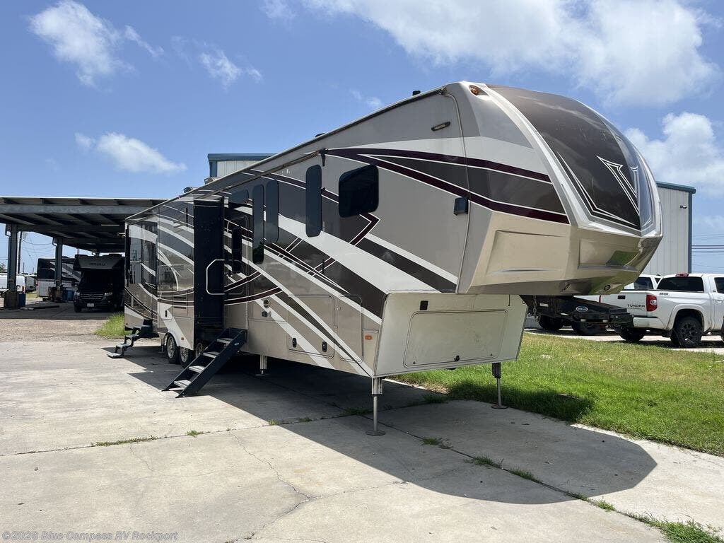 Used 2017 Dutchmen Voltage V3990 available in Rockport, Texas