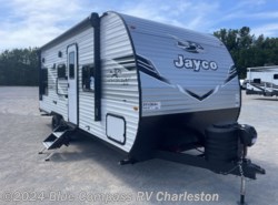 New 2025 Jayco Jay Flight SLX 210QB available in Ladson, South Carolina