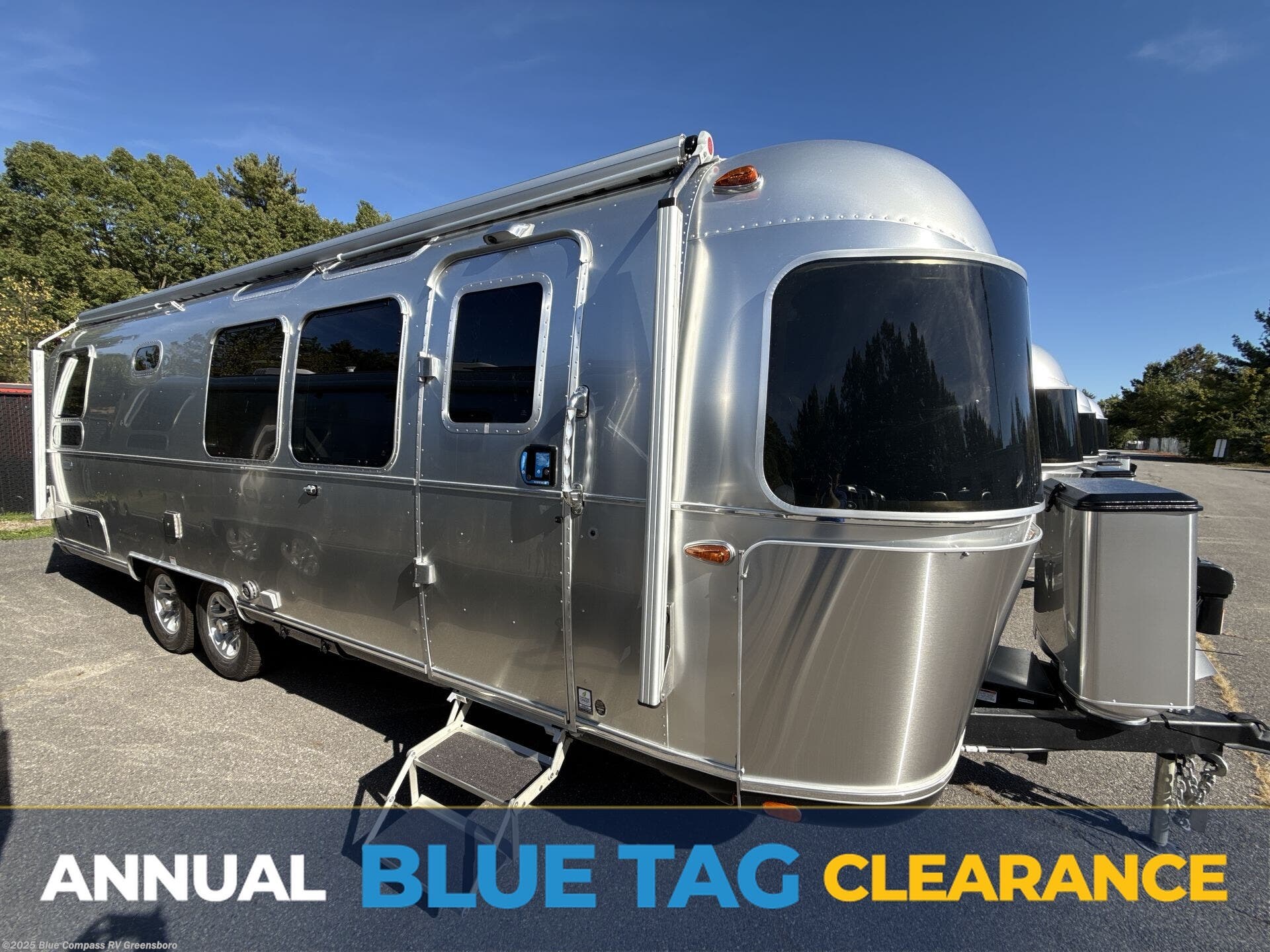 New 2026 Airstream Classic 28RB Twin available in Colfax, North Carolina