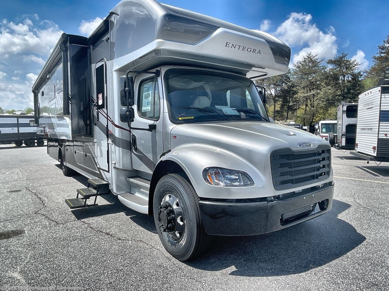 New 2026 Entegra Coach Accolade 37M available in Colfax, North Carolina