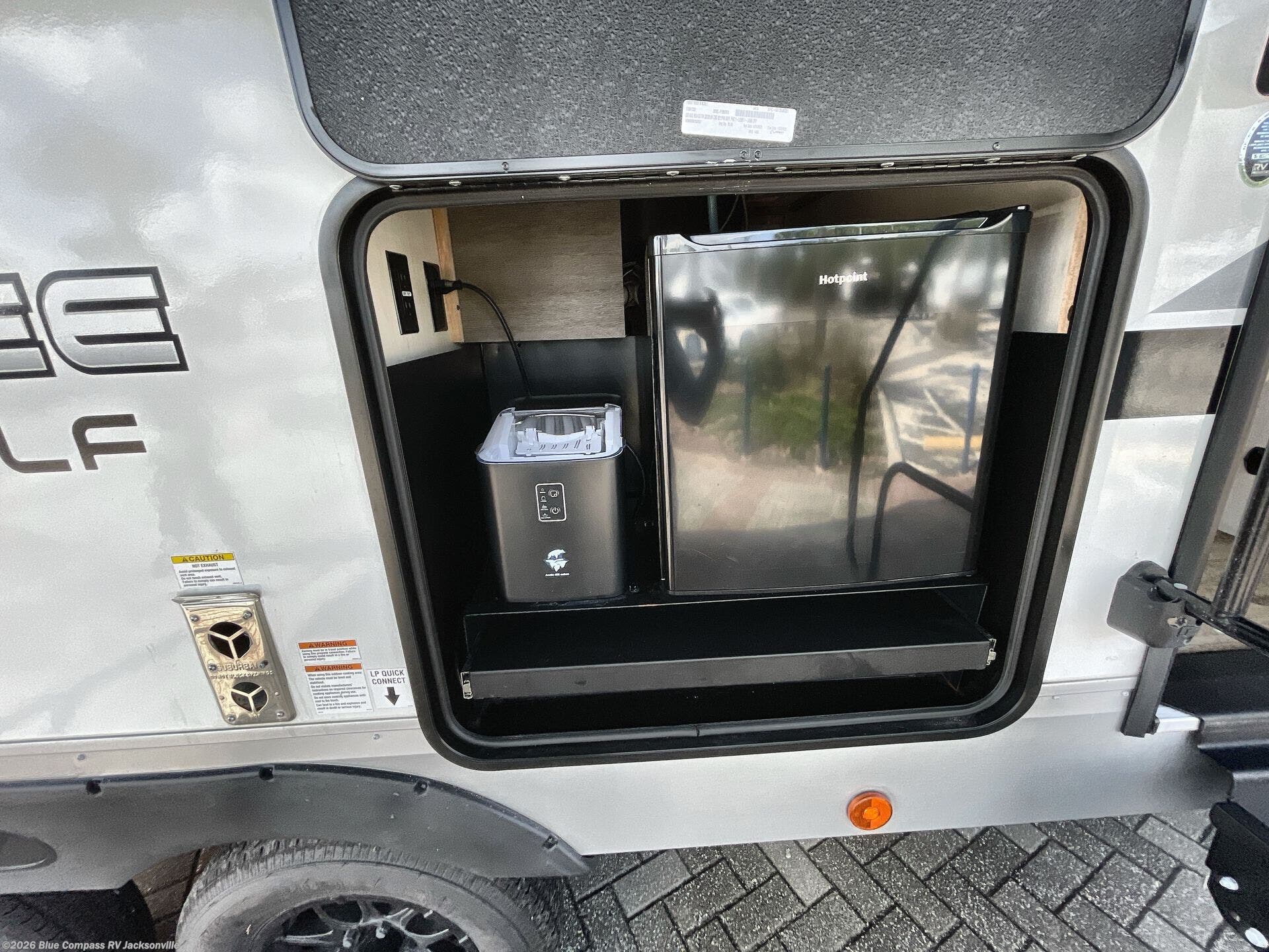 Used 2025 Forest River Cherokee Alpha Wolf 26DBH-L available in Jacksonville, Florida