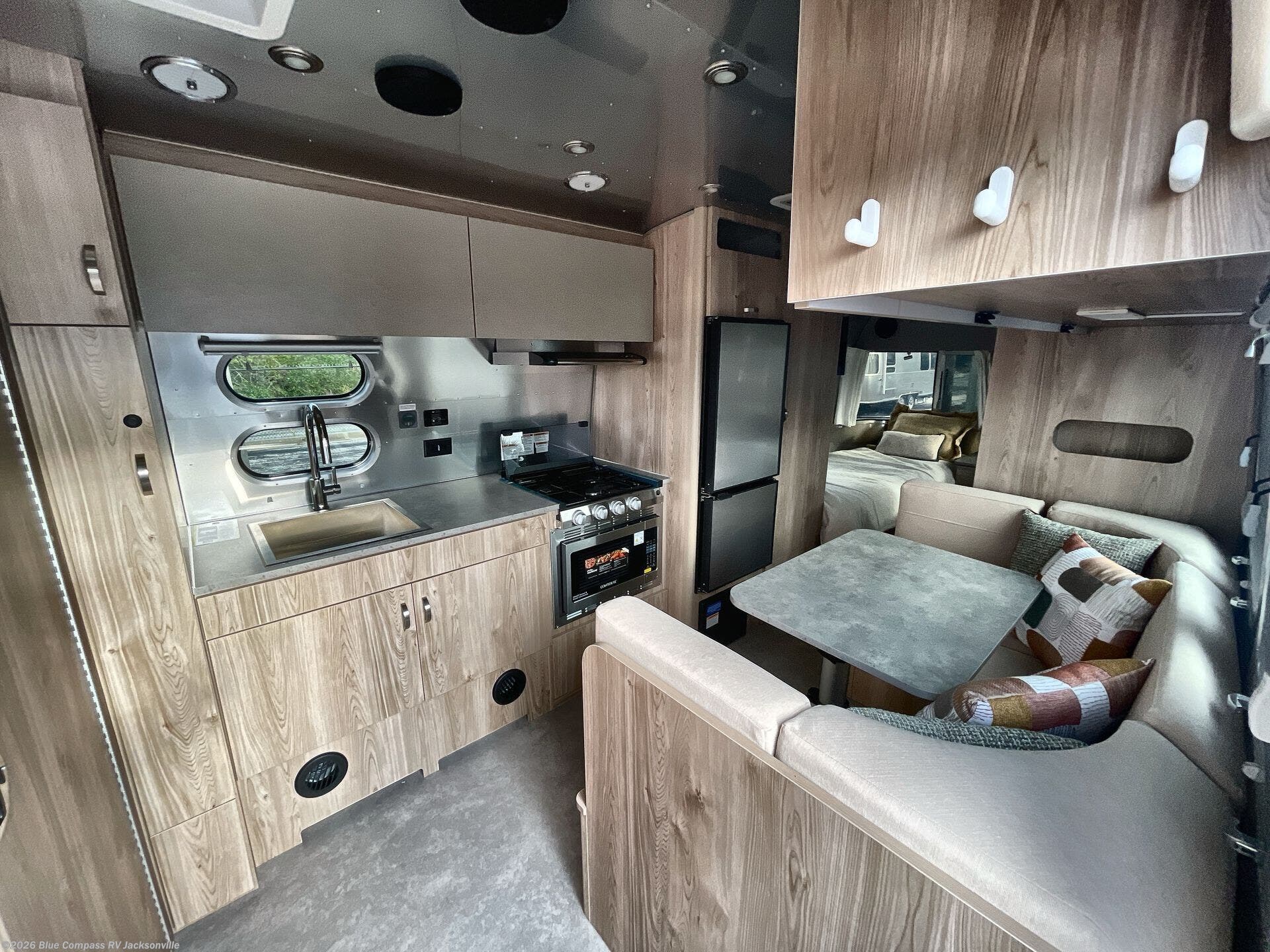 New 2027 Airstream Flying Cloud 23FB Twin available in Jacksonville, Florida