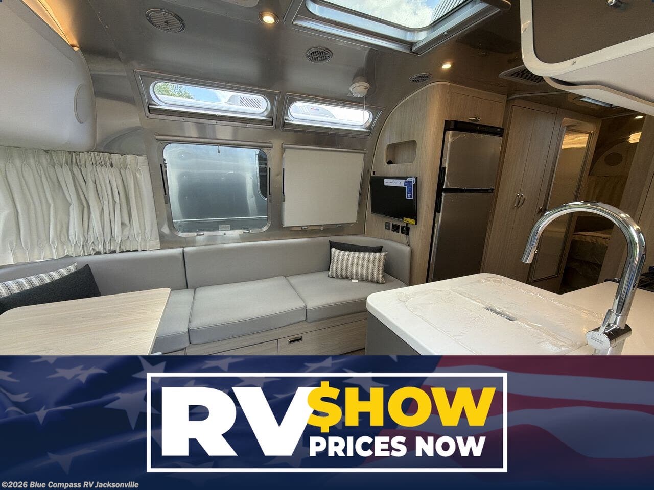 New 2026 Airstream Globetrotter 27FB available in Jacksonville, Florida
