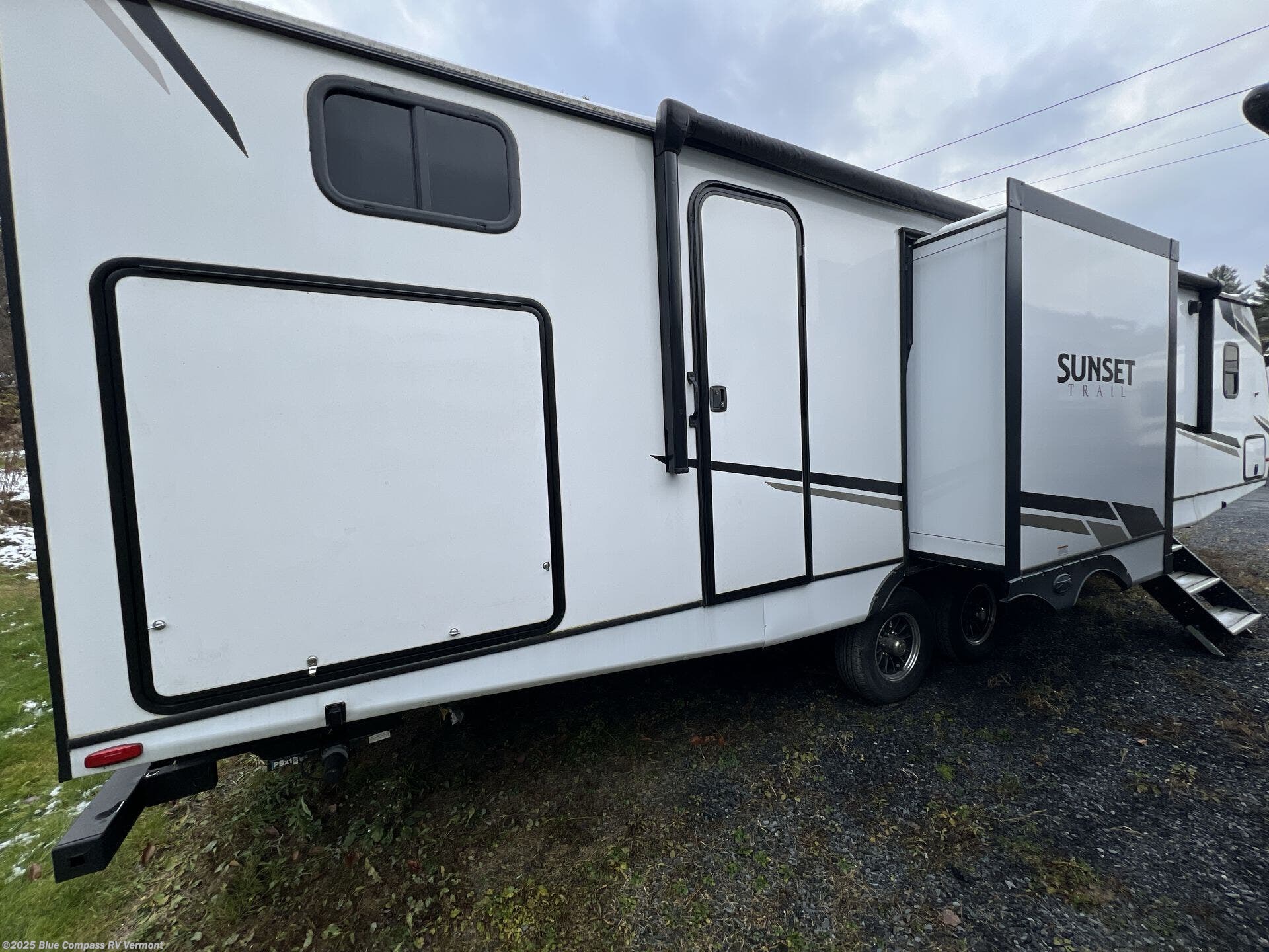 Used 2023 CrossRoads Sunset Trail SS331BH available in East Montpelier, Vermont