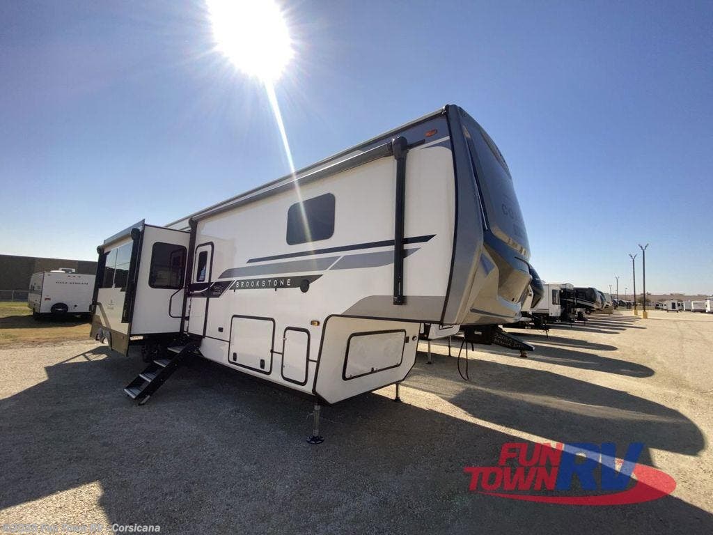 New 2025 Coachmen Brookstone 318RLL available in Corsicana, Texas