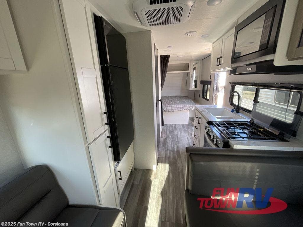 New 2026 Jayco Jay Flight SLX 210QB available in Corsicana, Texas
