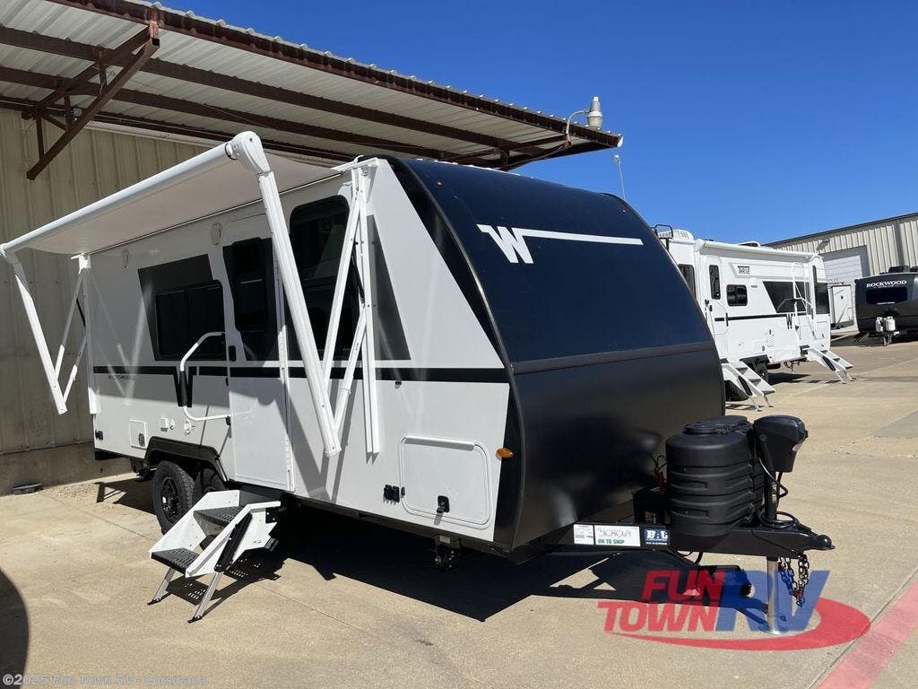 New 2026 Winnebago Micro Minnie 2108DS available in Corsicana, Texas
