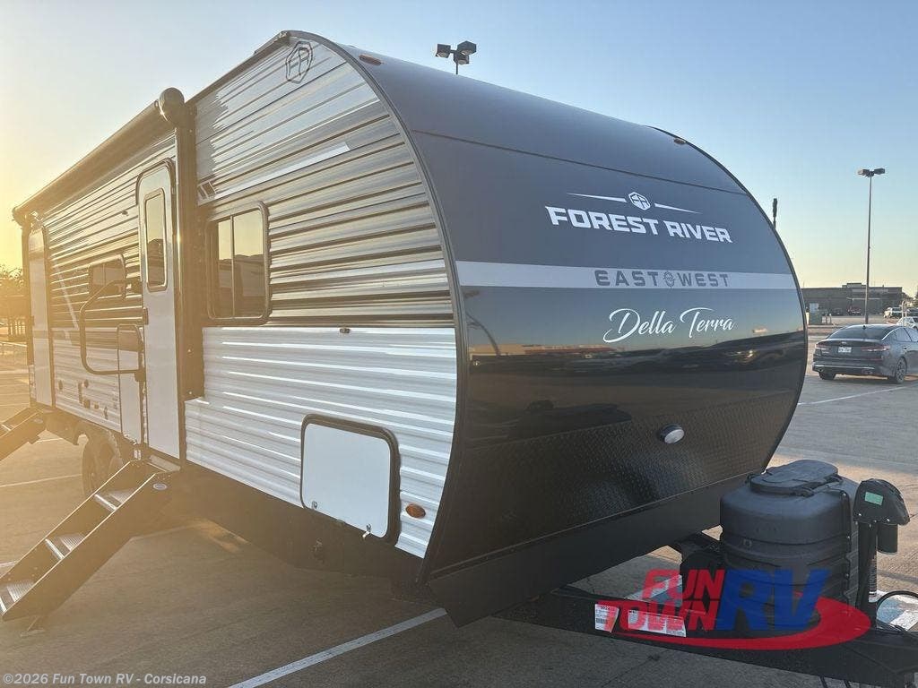 Used 2025 East to West Della Terra 241BH available in Corsicana, Texas