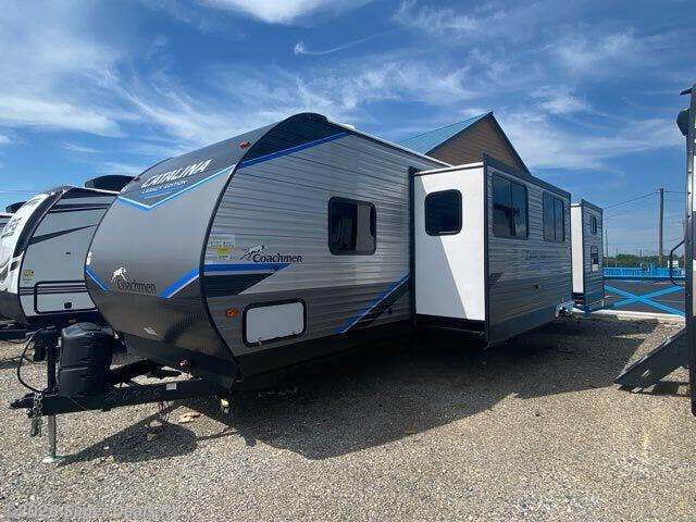 New 2022  Coachmen Catalina 323BHDSCKLE by Coachmen from Super Deals RV in Anniston, AL