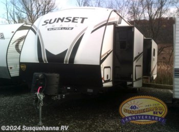 Used 2022 CrossRoads Sunset Trail SS330SI available in Bloomsburg, Pennsylvania