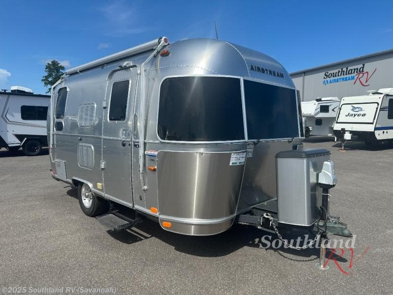 Used 2015 Airstream International Signature 19 available in Savannah, Georgia