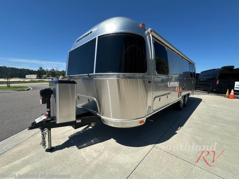 New 2026 Airstream Globetrotter 27FB Twin available in Savannah, Georgia
