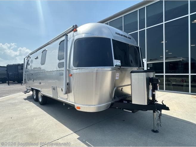 New 2027 Airstream Globetrotter 25FB Twin available in Savannah, Georgia