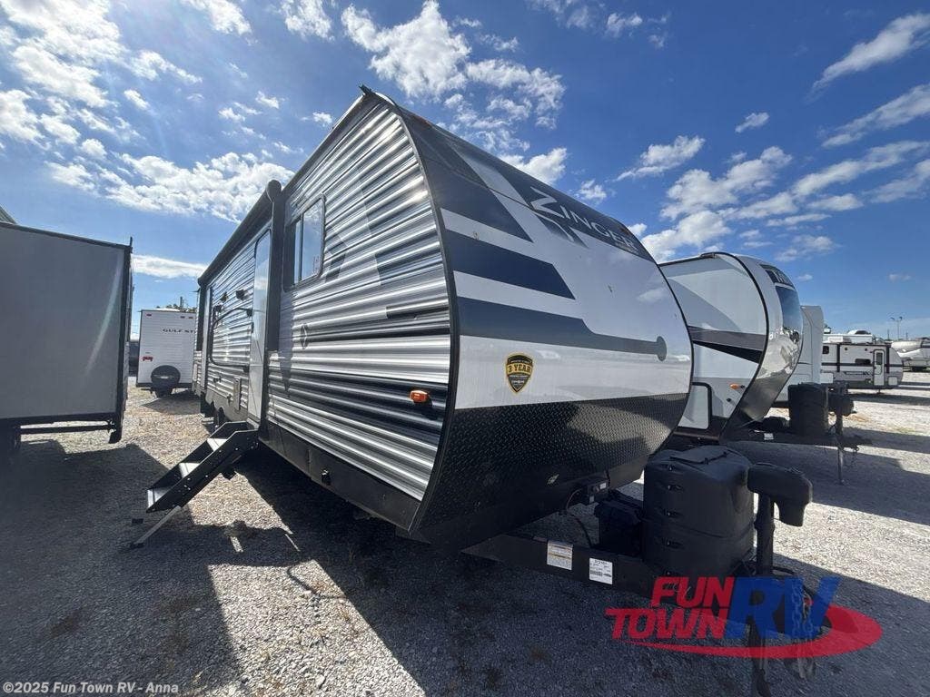 Used 2022 CrossRoads Zinger ZR298FB available in Anna, Illinois