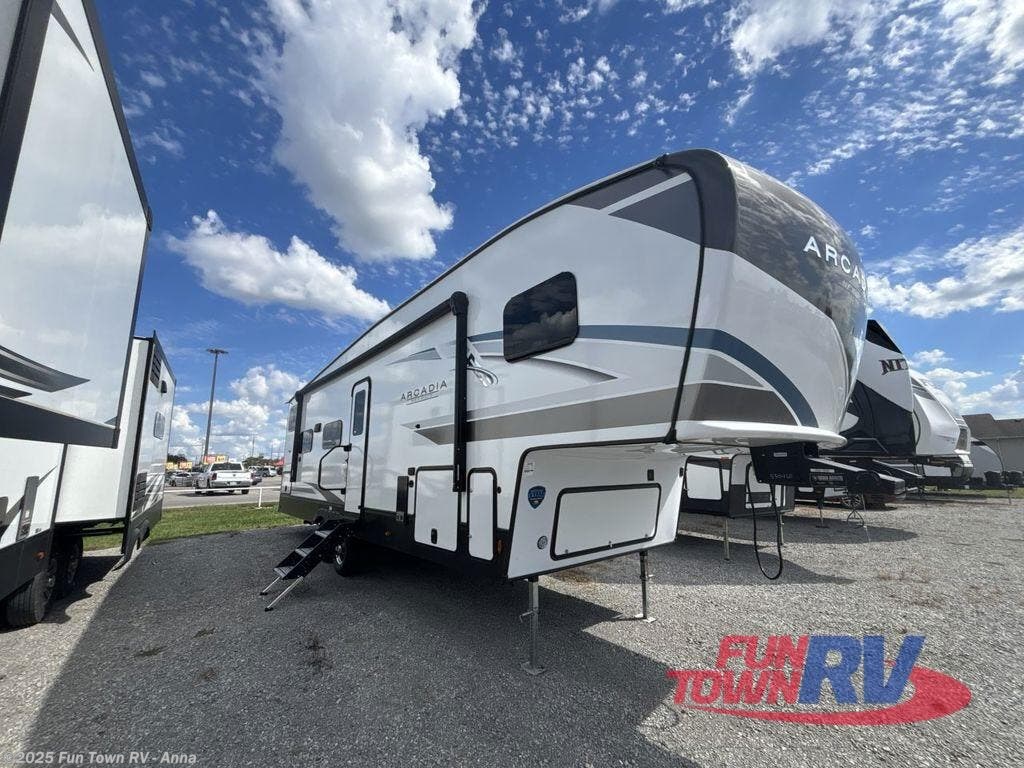 Used 2025 Keystone Arcadia Select 27SBH available in Anna, Illinois