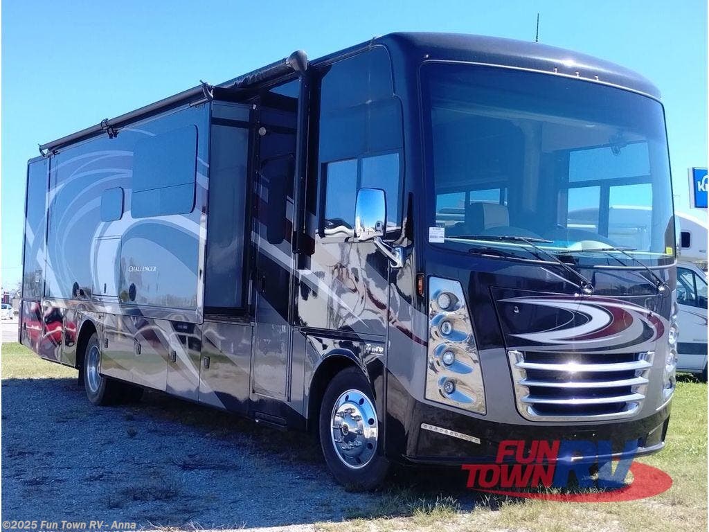 Used 2017 Thor Motor Coach Challenger 37YT available in Anna, Illinois