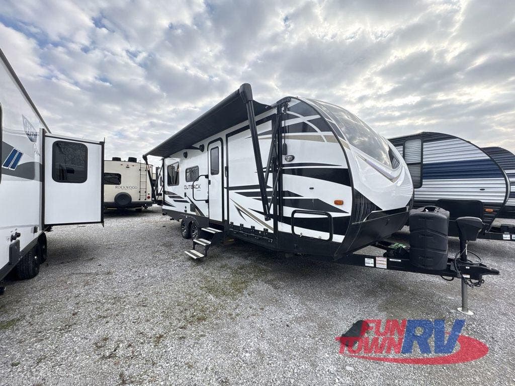 Used 2021 Keystone Outback Ultra Lite 244UBH available in Anna, Illinois