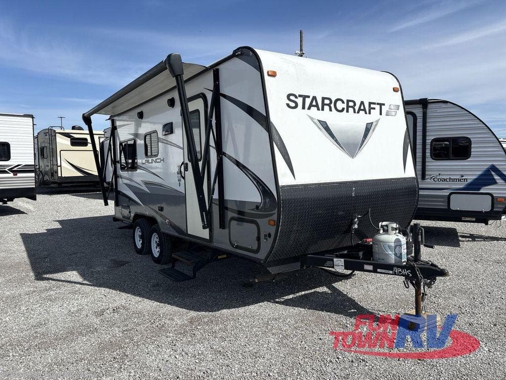 Used 2018 Starcraft Launch 19BHS available in Anna, Illinois