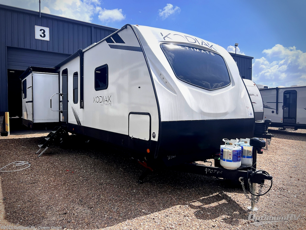 New 2025 Dutchmen Kodiak Ultimate 3361RKSL available in Robstown, Texas