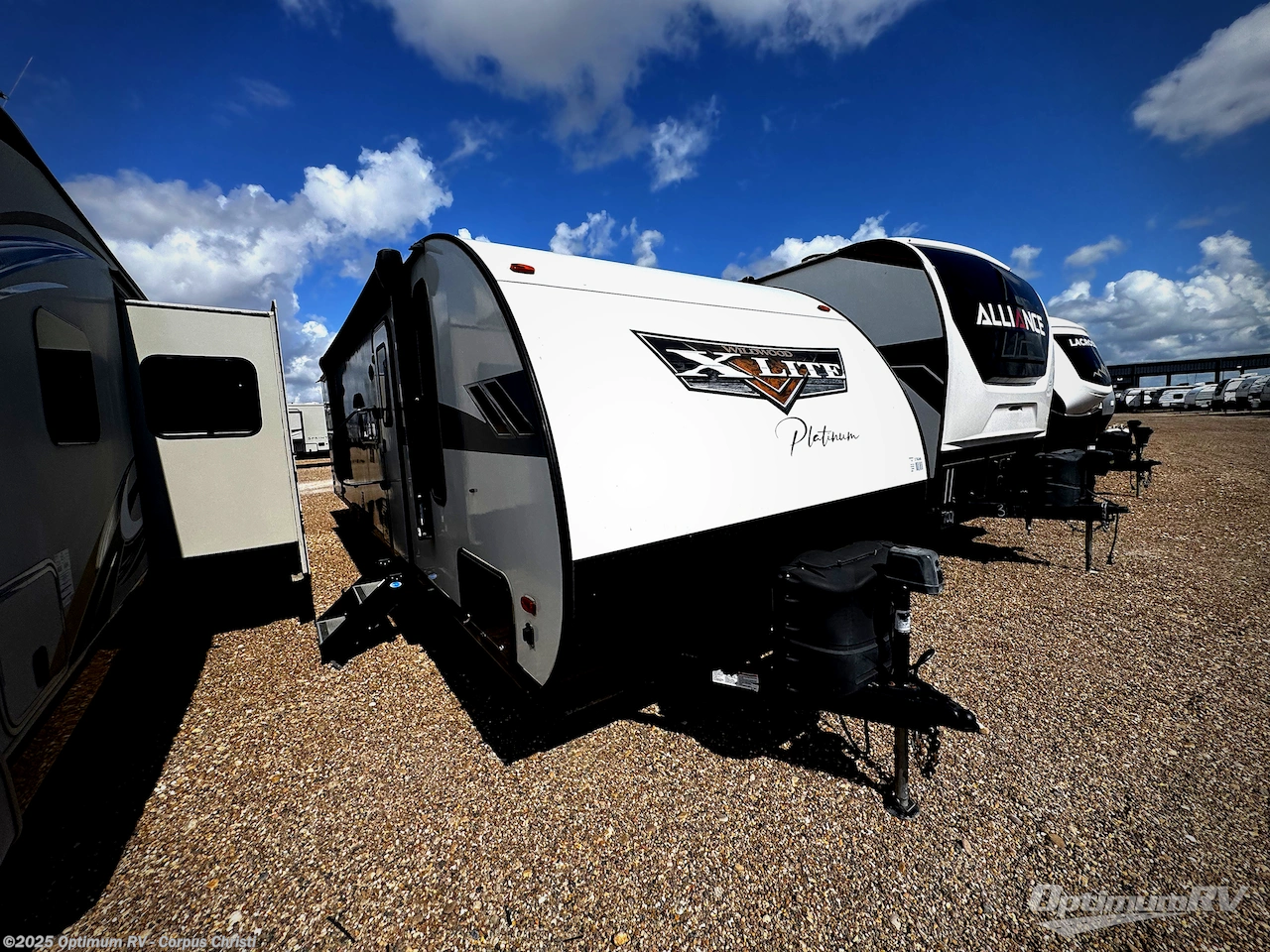 Used 2023 Forest River Wildwood X-Lite 273QBXL available in Robstown, Texas