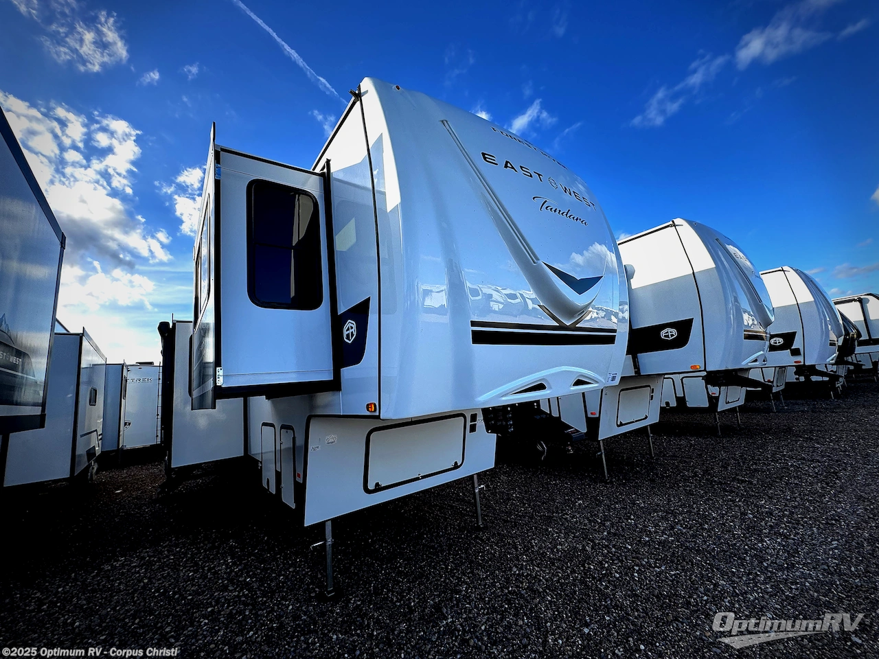 New 2026 East to West Tandara 390FL available in Robstown, Texas