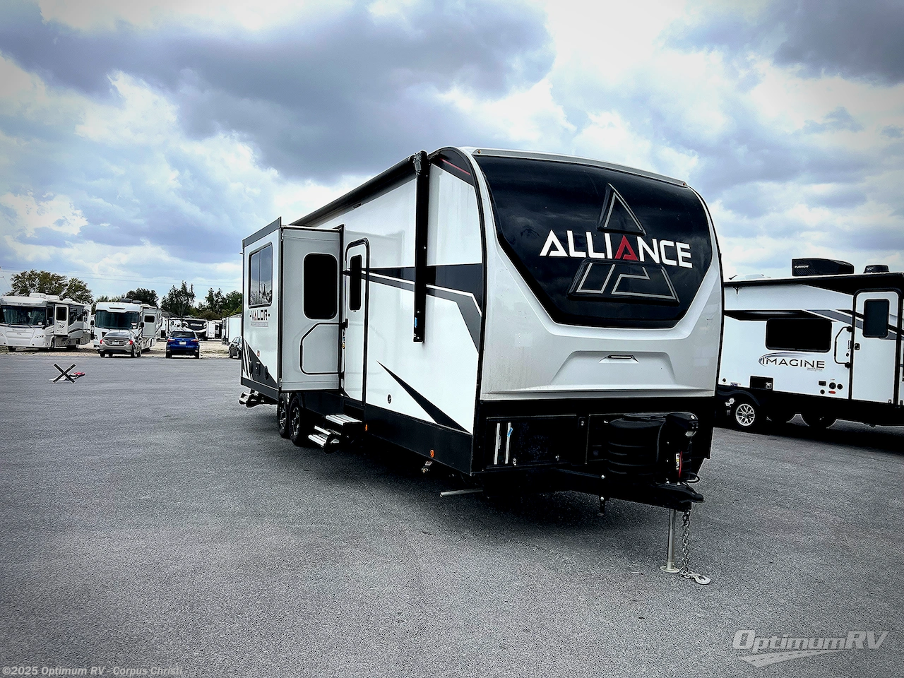 Used 2023 Skyline Alliance Valor 31T13 available in Robstown, Texas