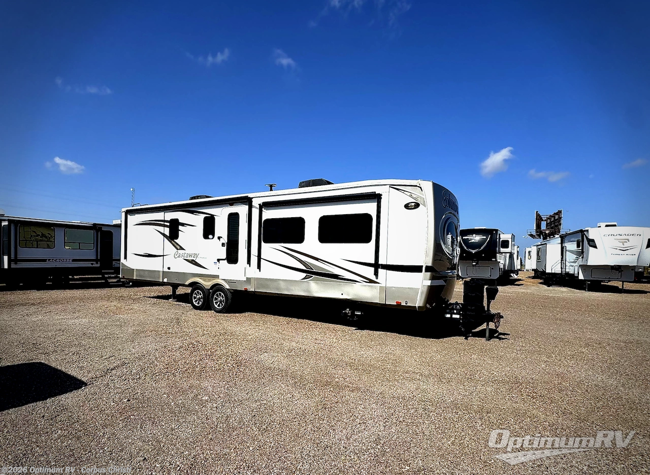 Used 2019 Palomino Columbus Castaway 86FK available in Robstown, Texas