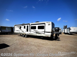Used 2019 Palomino Columbus Castaway 86FK available in Robstown, Texas
