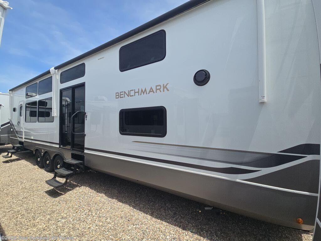 New 2026 Alliance RV Benchmark 44LFT available in Tucson, Arizona