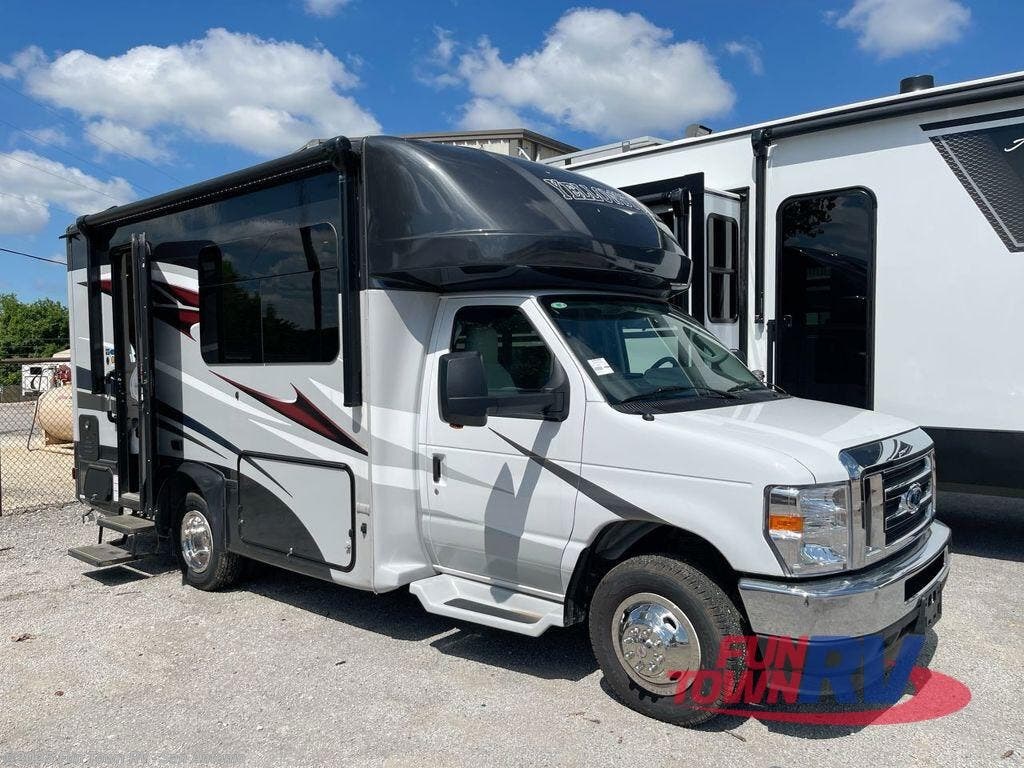 New 2025 Gulf Stream Yellowstone Y5210 available in Cibolo, Texas