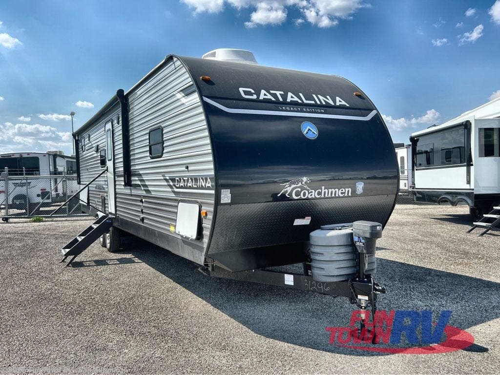Used 2024 Coachmen Catalina Legacy Edition 293QBCK available in Cibolo, Texas