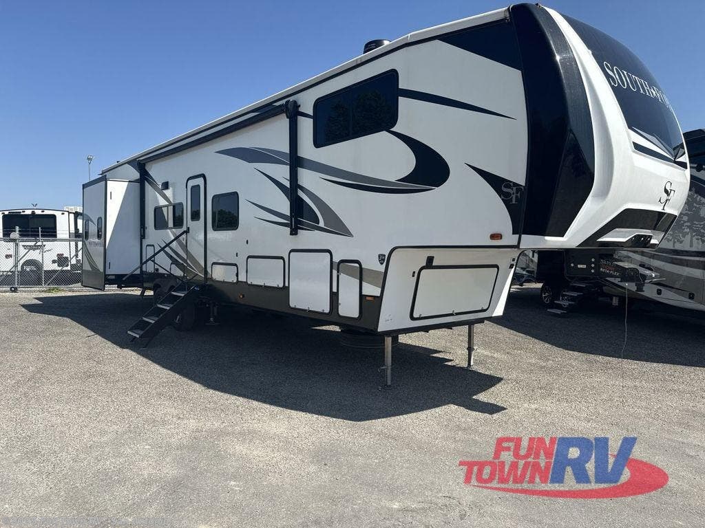 Used 2023 Cruiser RV South Fork 3850BH available in Cibolo, Texas