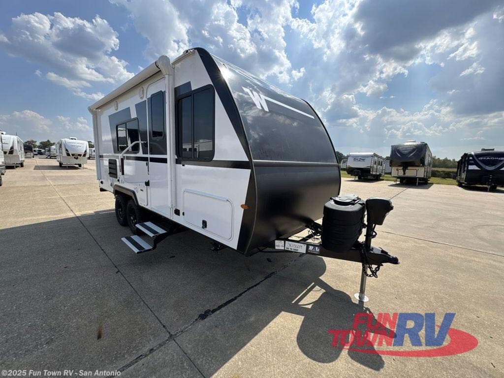 New 2026 Winnebago Micro Minnie 1800BH available in Cibolo, Texas
