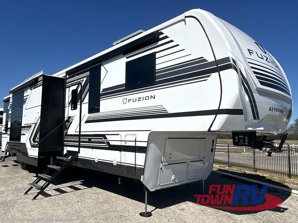 New 2026 Keystone Fuzion 442 available in Cibolo, Texas