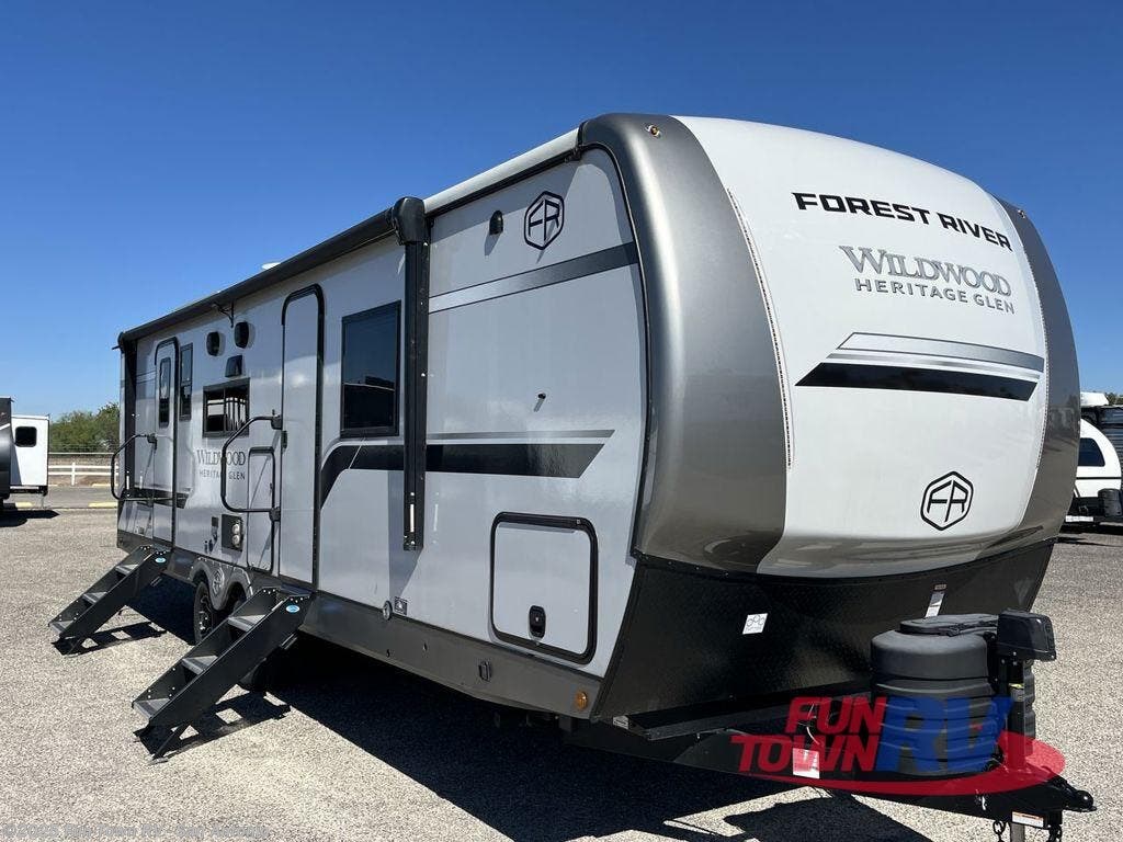 Used 2025 Forest River Wildwood Heritage Glen 265BSRB available in Cibolo, Texas