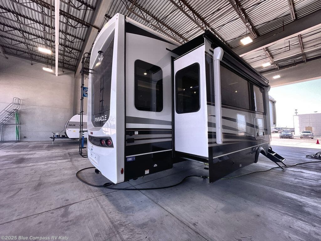 New 2025 Jayco Pinnacle 36FBTS available in Katy, Texas