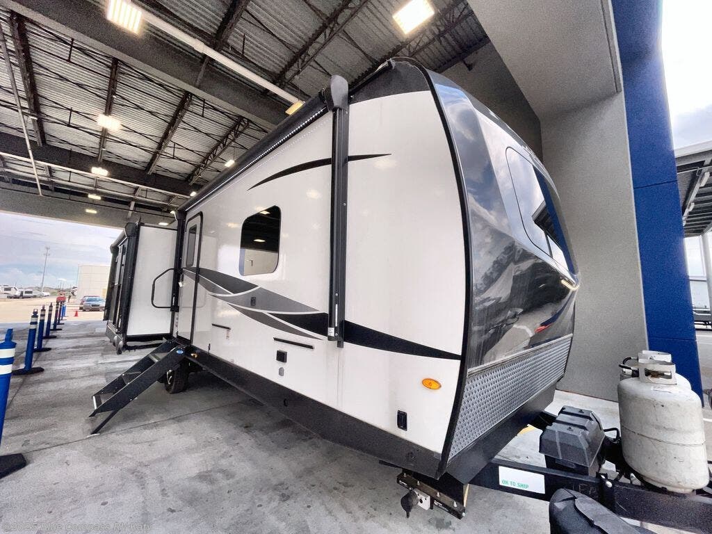 Used 2023 Forest River Flagstaff Super Lite 27FBlK available in Katy, Texas