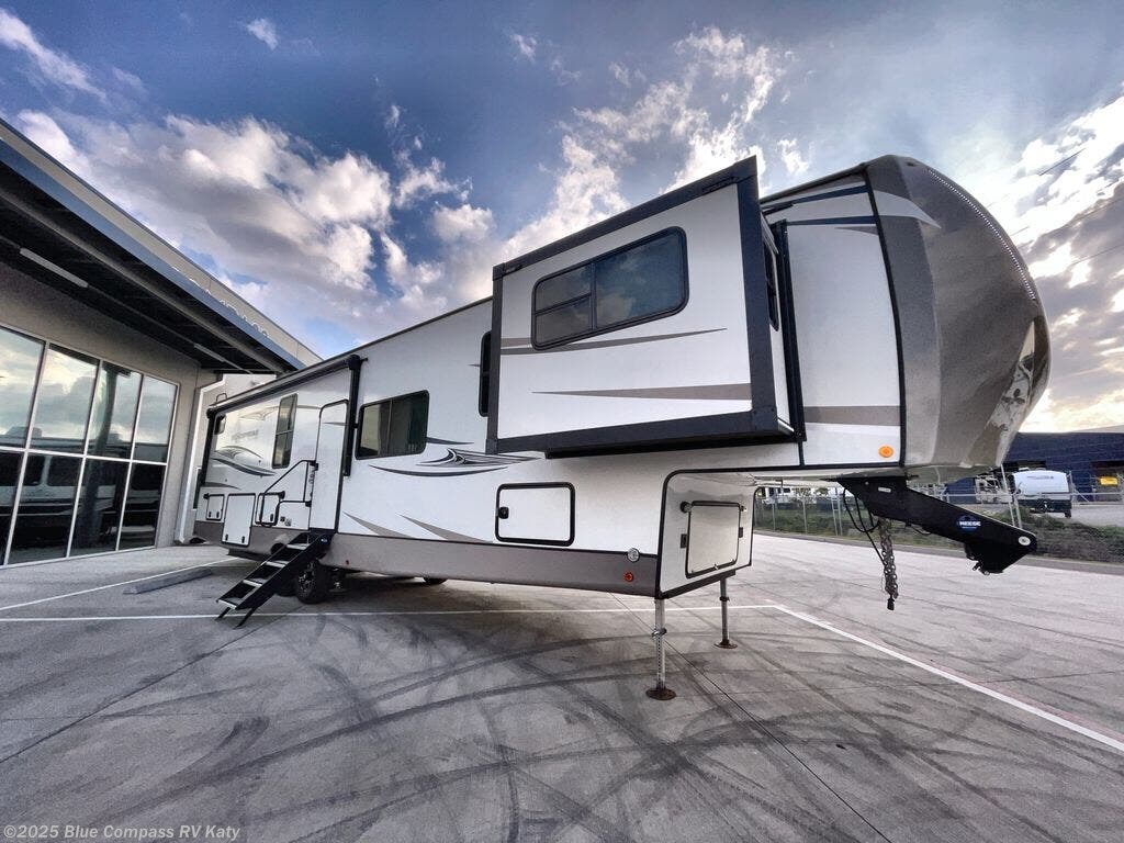 Used 2020 Forest River Salem Hemisphere Elite 36FL available in Katy, Texas