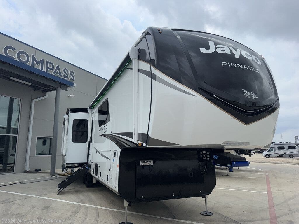 New 2026 Jayco Pinnacle 36FBTS available in Katy, Texas