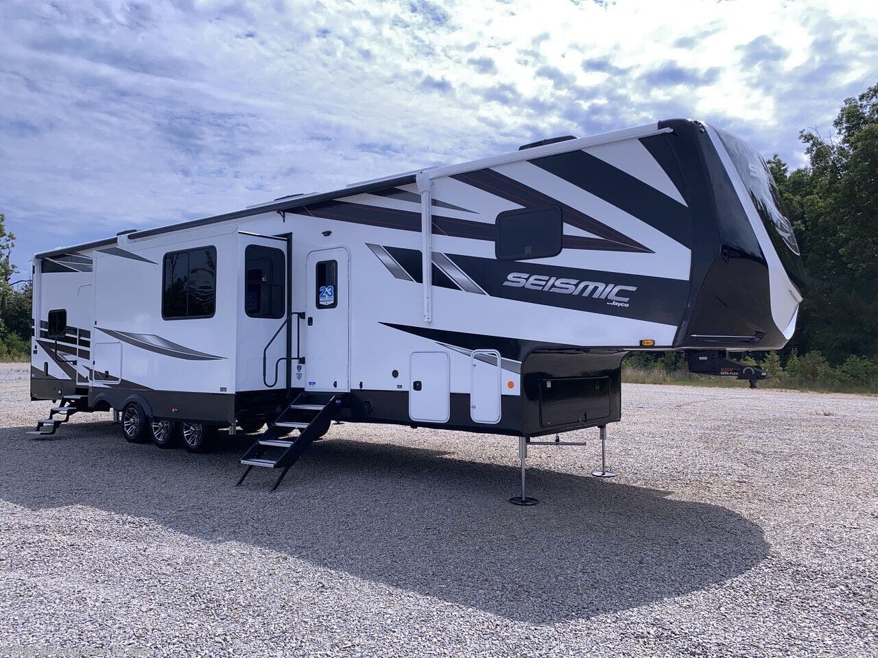 New 2026 Jayco Seismic 399 available in Katy, Texas