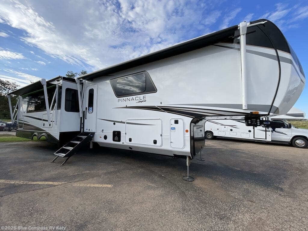 New 2026 Jayco Pinnacle 38FBRK available in Katy, Texas