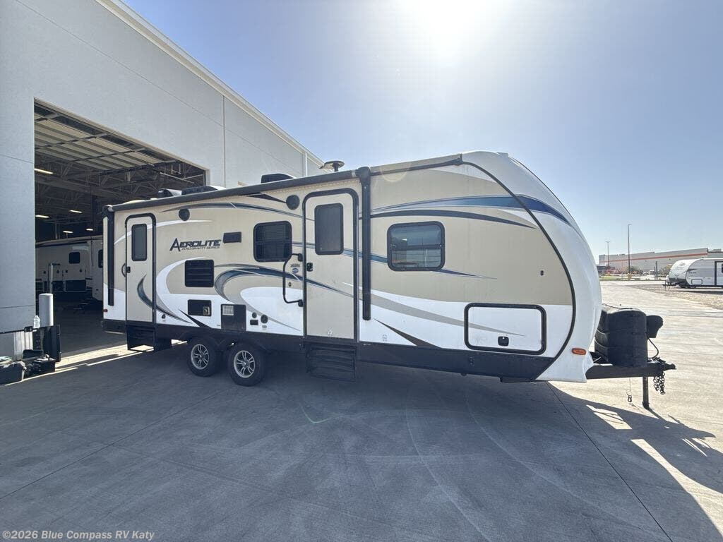 Used 2017 Dutchmen Aerolite Luxury Class 242BHSL available in Katy, Texas